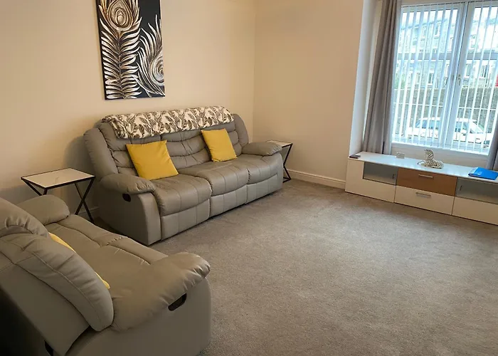 City Centre Executive 2 Bed Apartment With Wifi & Parking